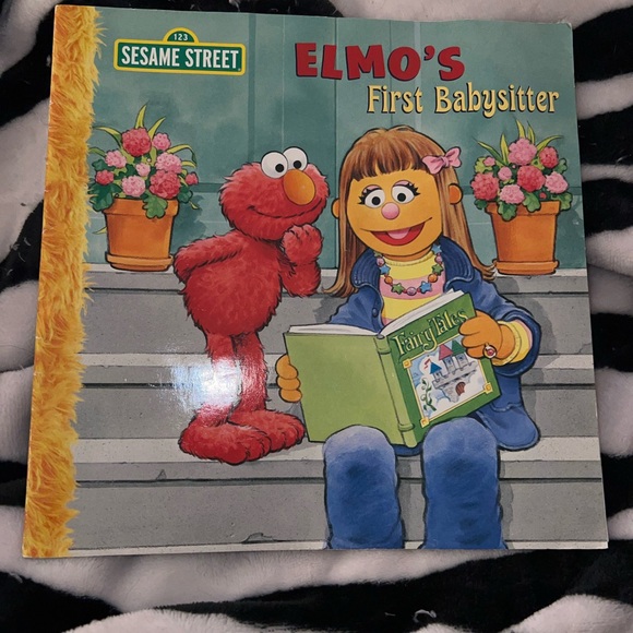 Elmo book - Picture 1 of 3